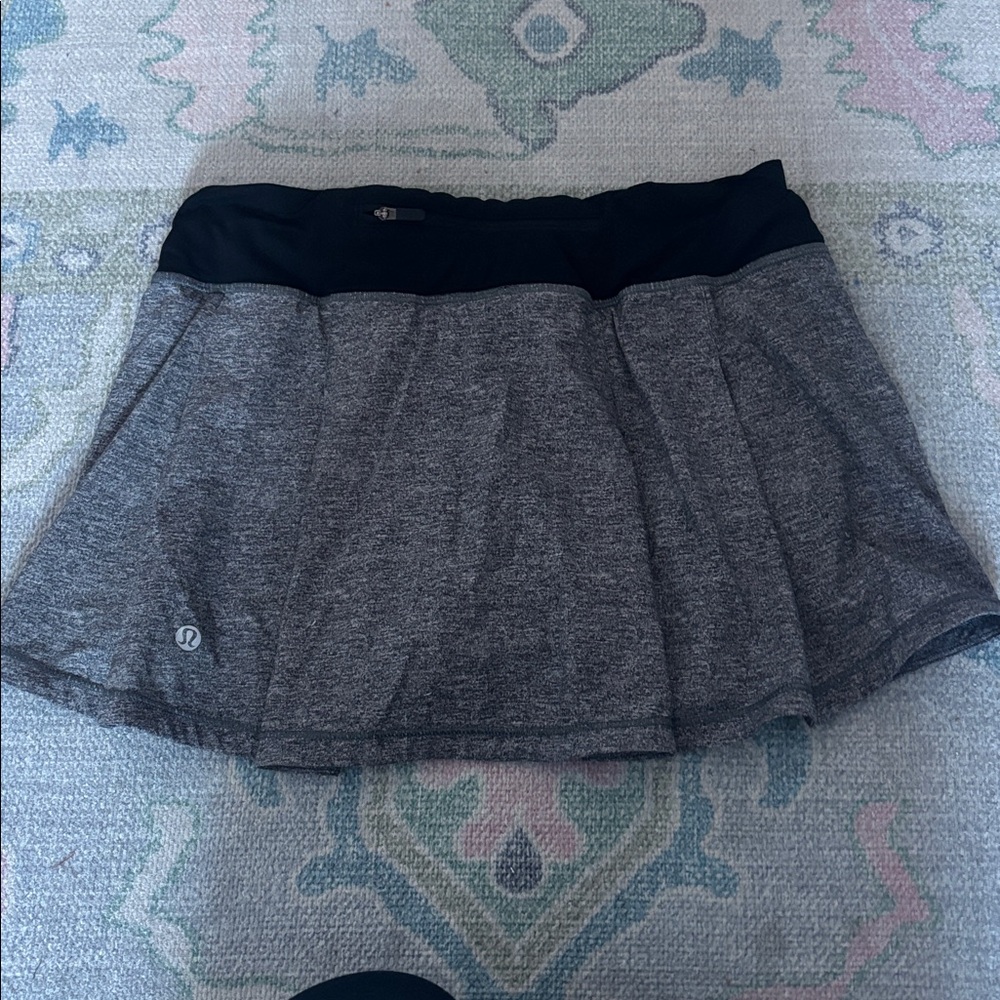 Gray pace rival skirt 
Size 6 
Good condition!